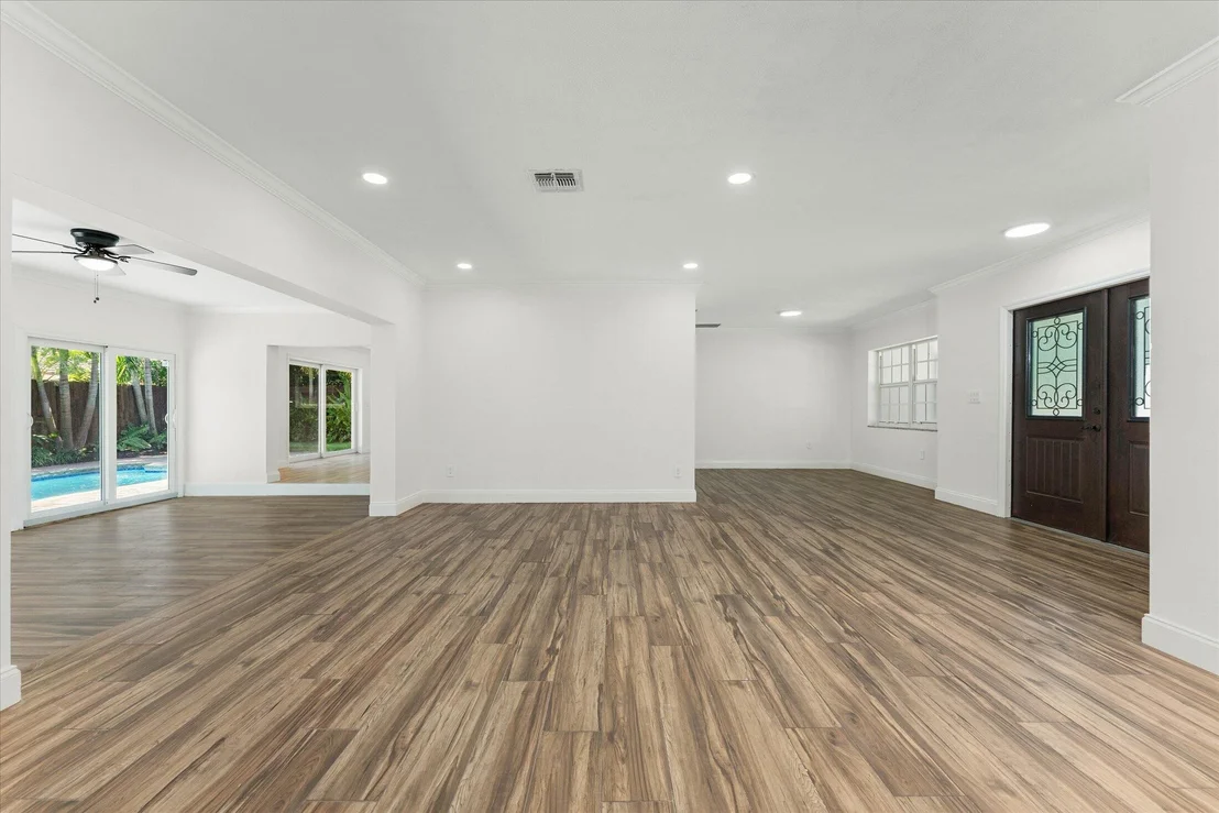 Photo of 884 NW 6th Drive