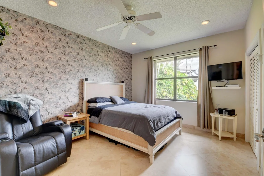 Photo of 17683 Sealakes Drive