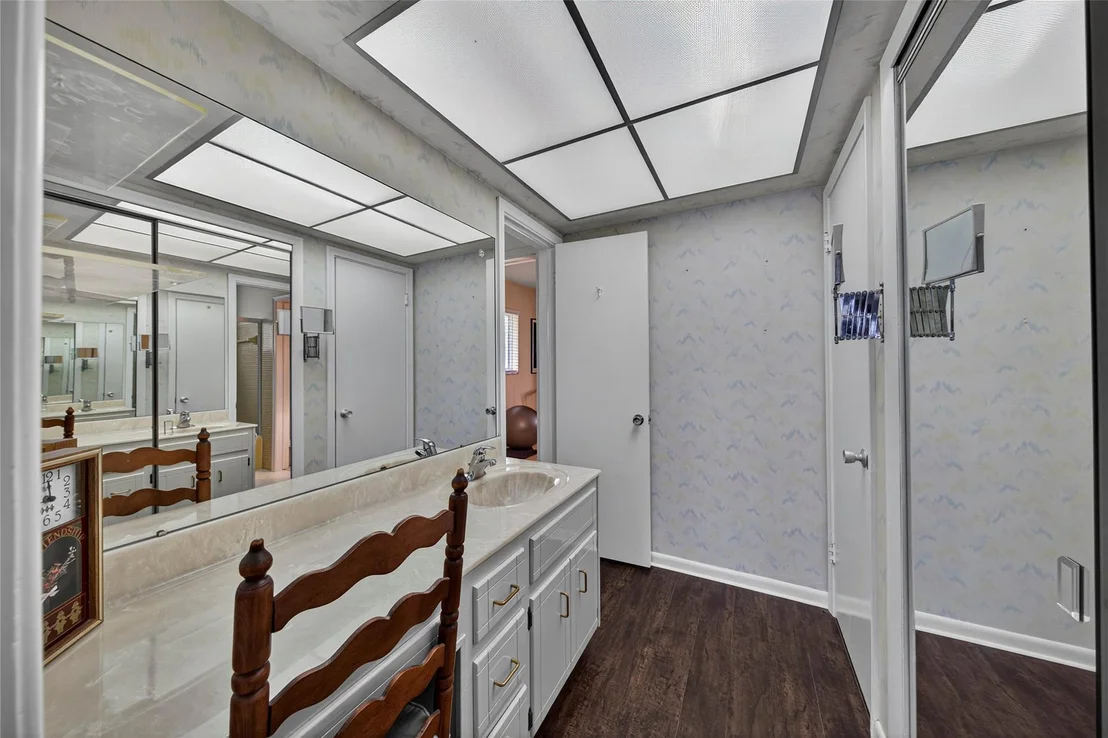 Photo of 630 SE 6th Avenue