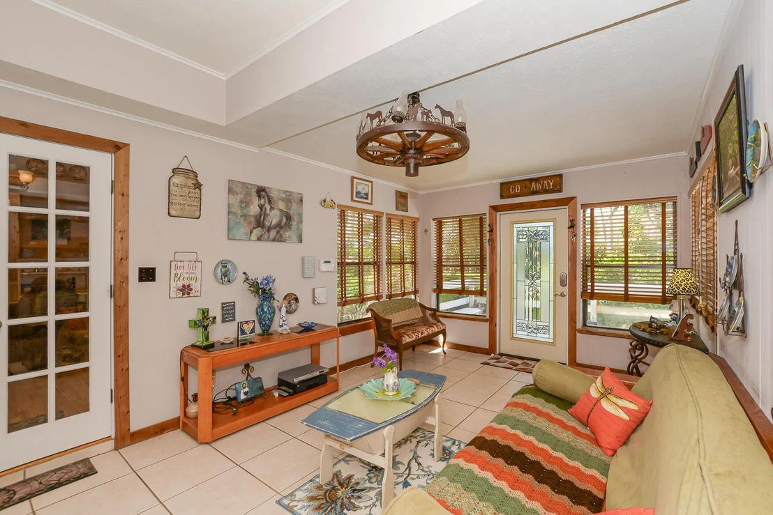 Photo of 576 SW Rustic Circle