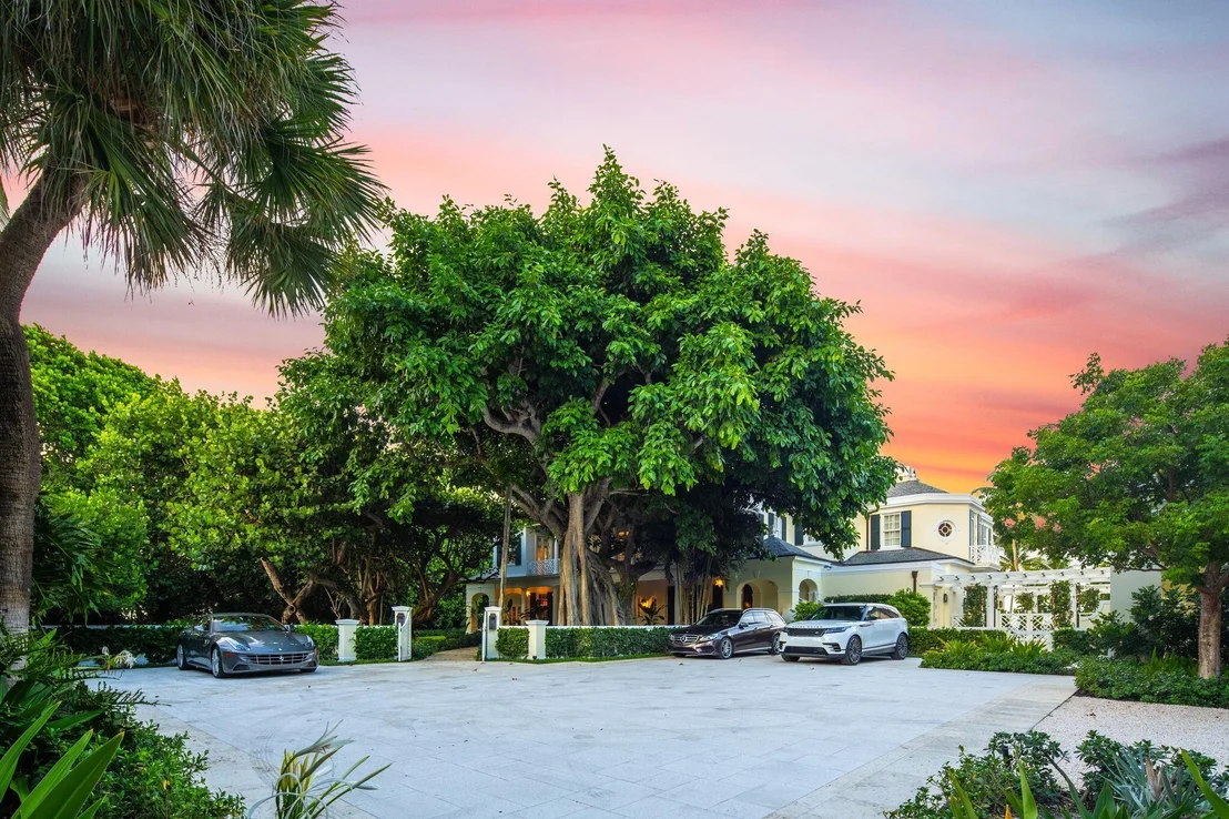 Photo of 1919 N OCEAN Boulevard