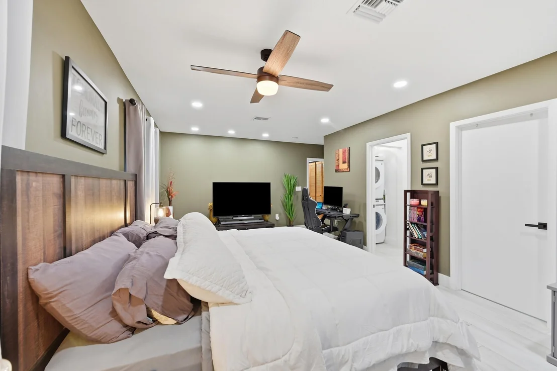 Photo of 141 SE 8th Street