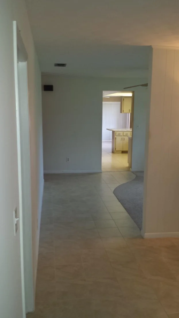 Photo of 381 SE Edgewood Drive