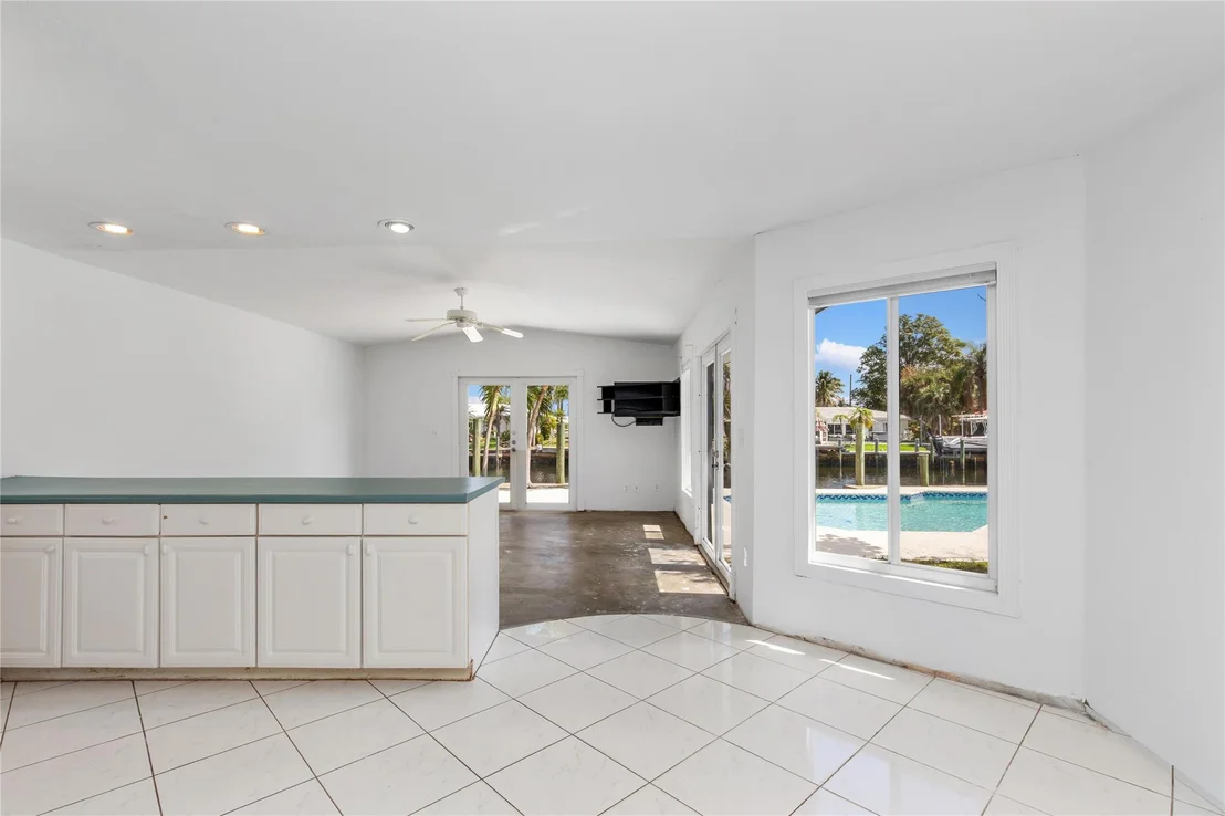 Photo of 360 SE 5th Avenue
