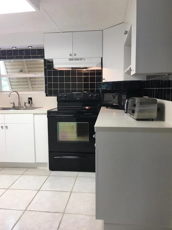 Photo of 3052 Hibiscus Circle