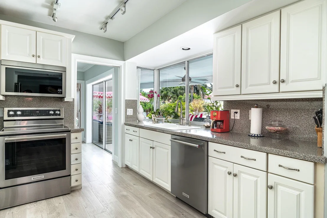 Photo of 810 Valencia Drive