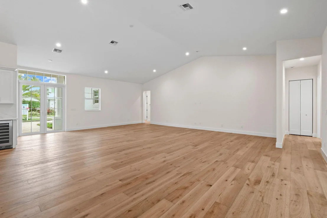 Photo of 3367 Cove Road
