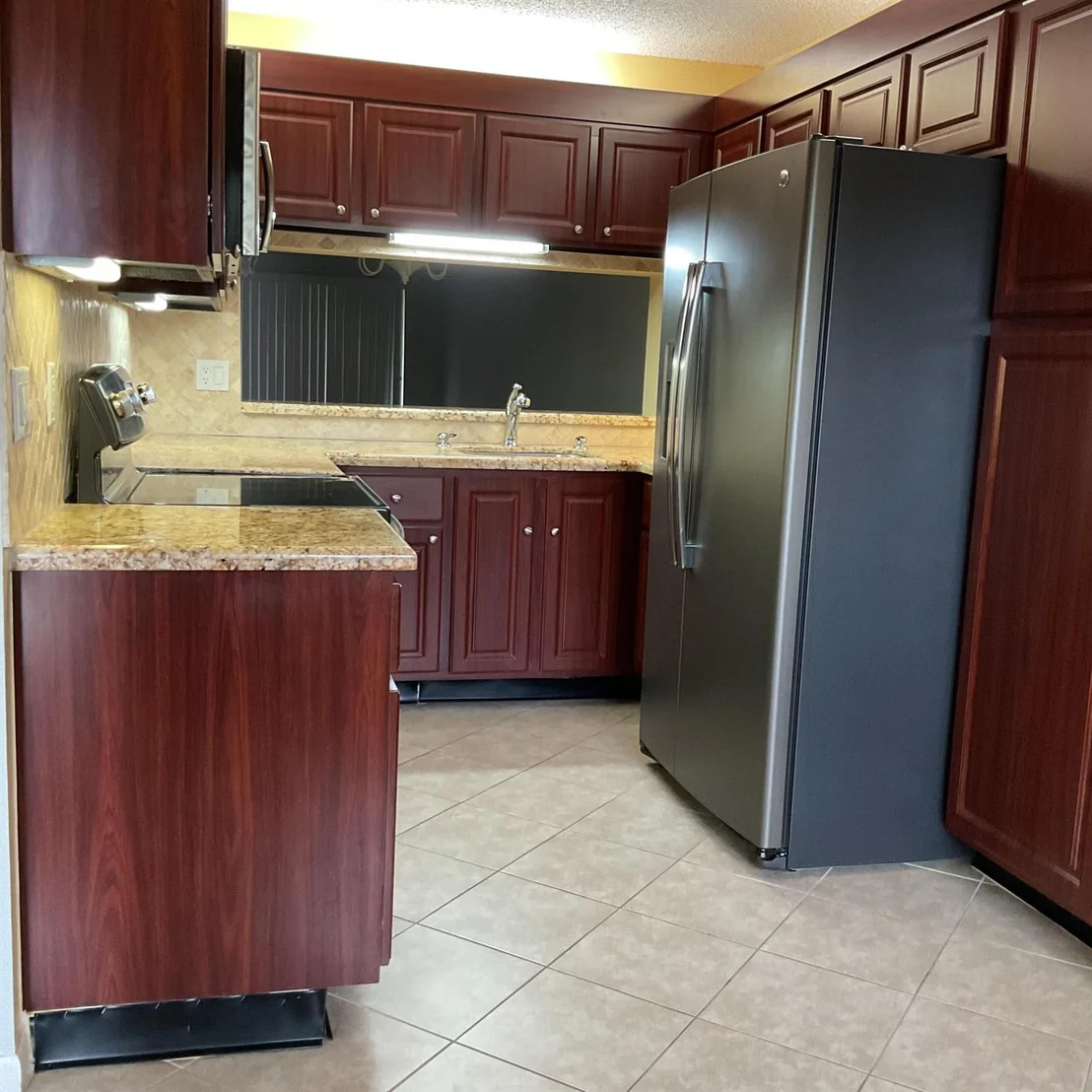 Photo of Unit E at 1501 Pinecrest Circle