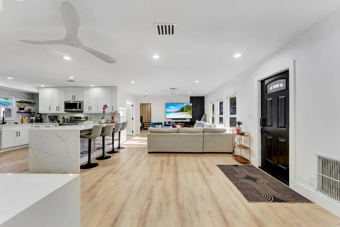 Photo of 707 W Boulevard Chatelaine