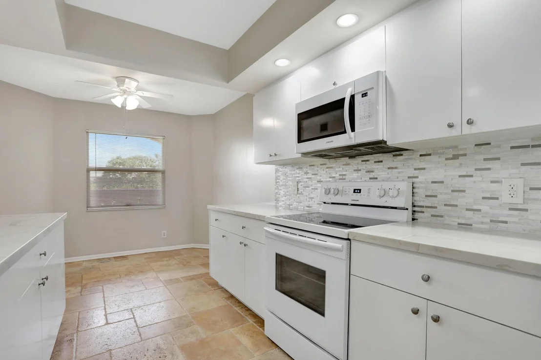 Photo of Unit D4 at 1602 Abaco Drive