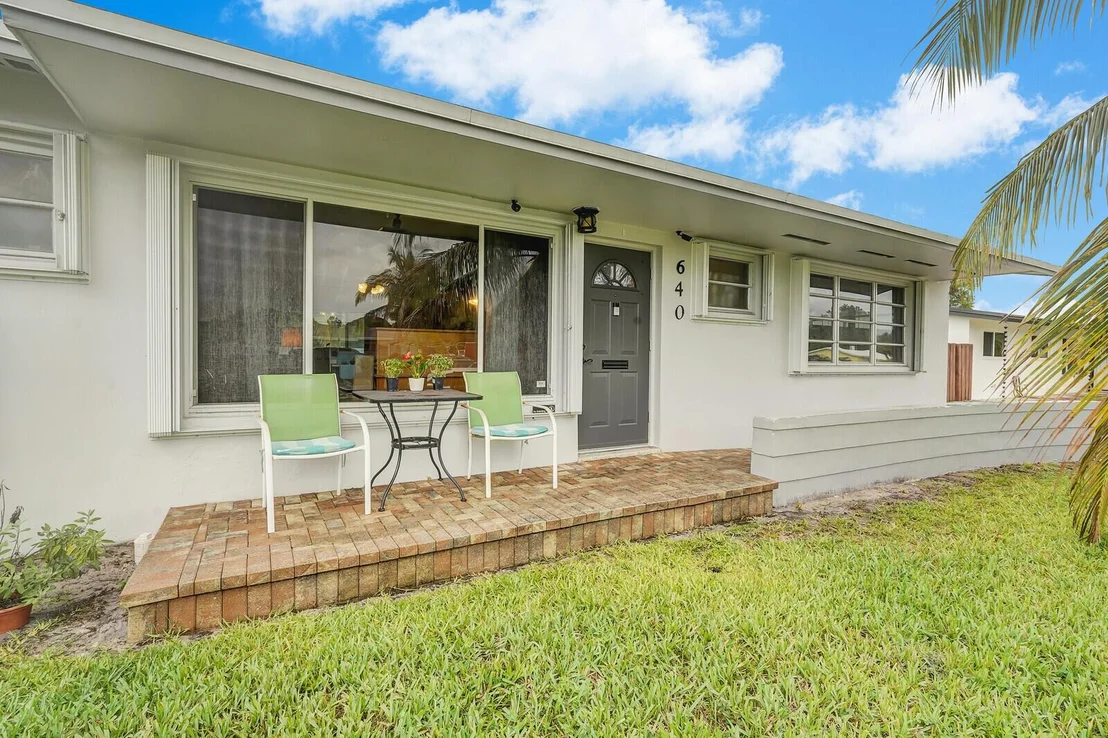 Photo of 640 NE 23 Court