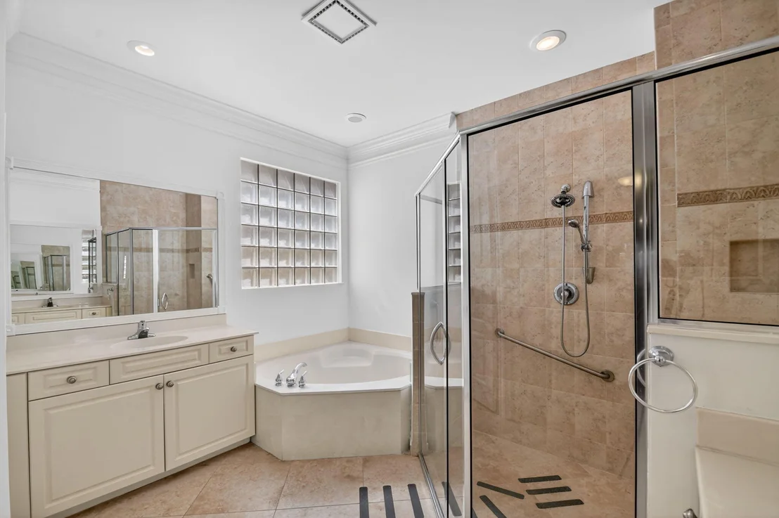 Photo of 7200 Veneto Drive
