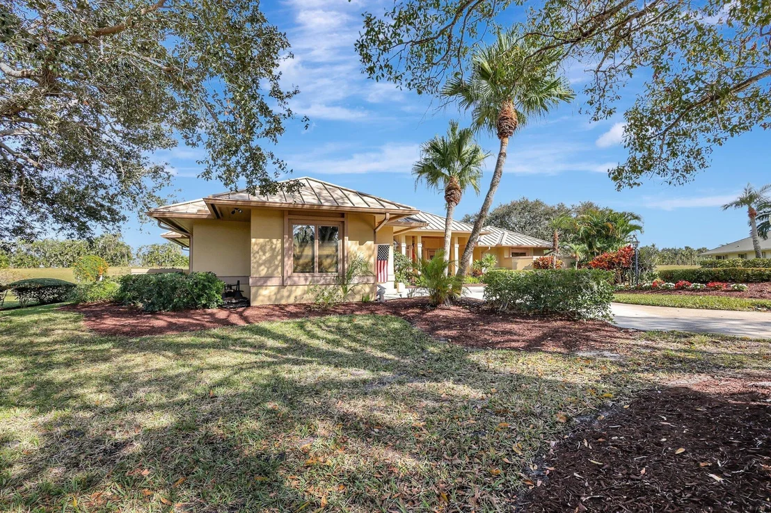 Photo of 6446 SE Oakmont Place