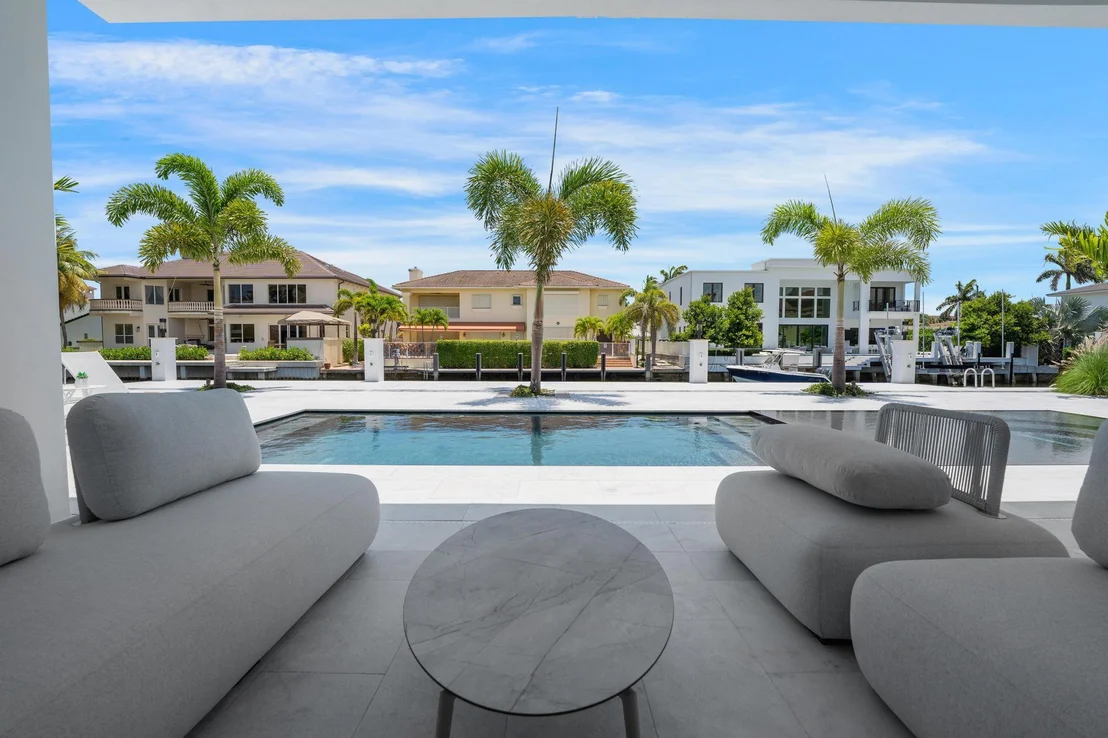 Photo of 948 Banyan Drive