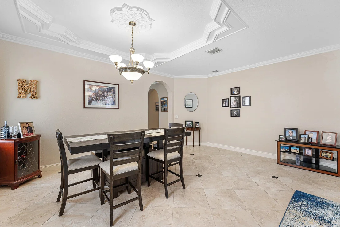 Photo of Unit 310 at 310 VENICE Boulevard