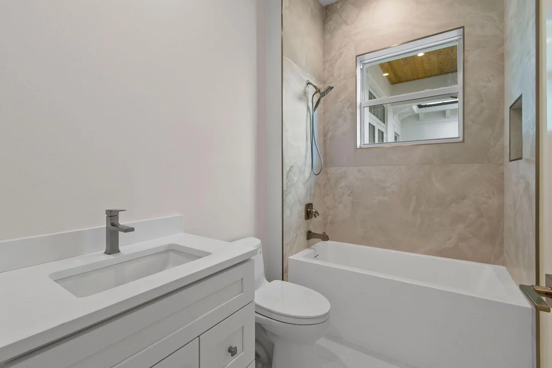 Photo of 3367 Cove Road
