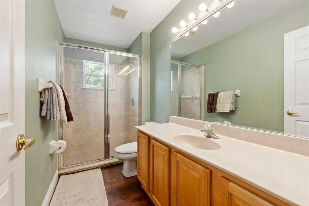 Photo of 5501 Pinetree Drive