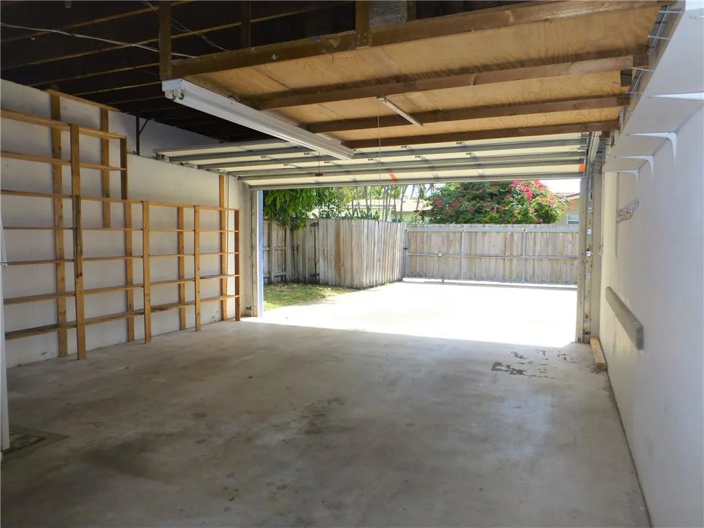 Photo of 533 N Rainbow Drive