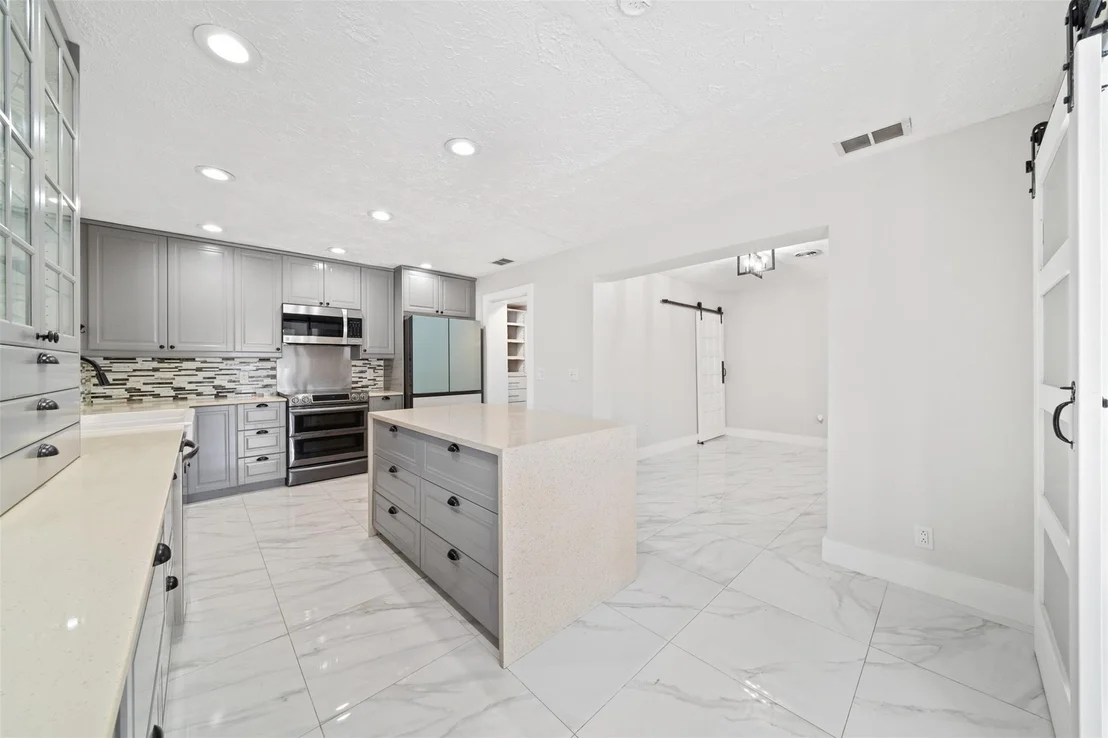 Photo of 209 SE 1st Terrace