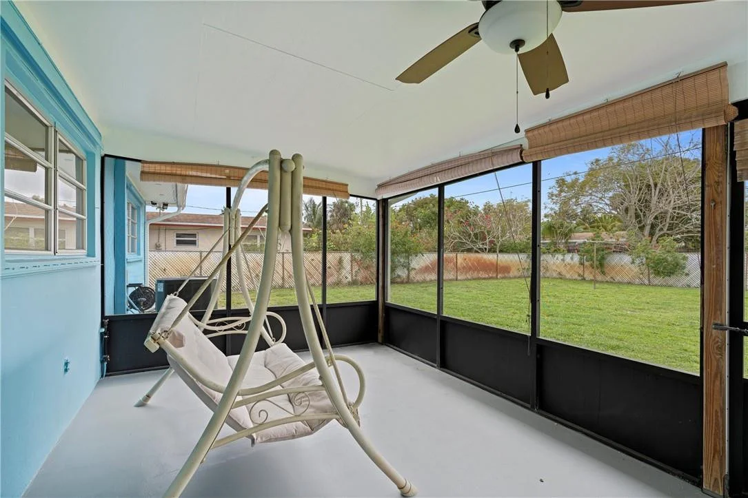 Photo of 325 Henthorne Drive