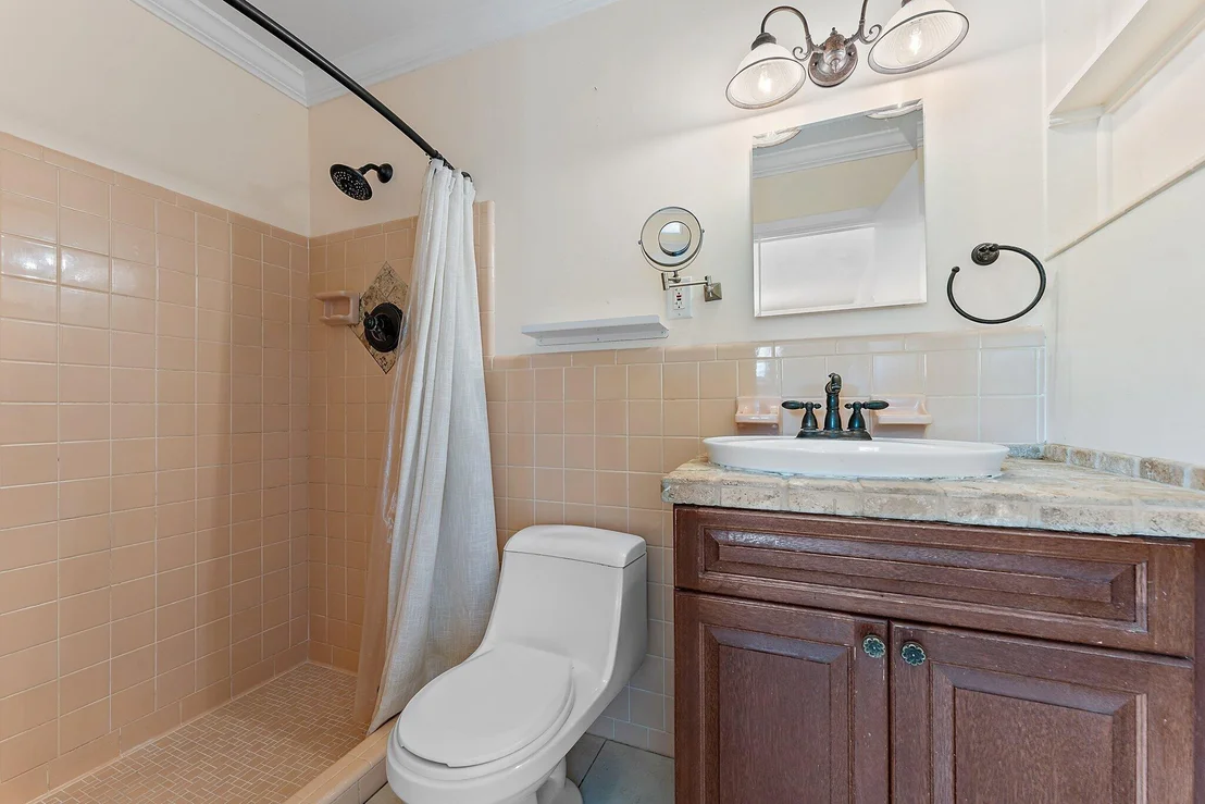 Photo of 528 Captains Road