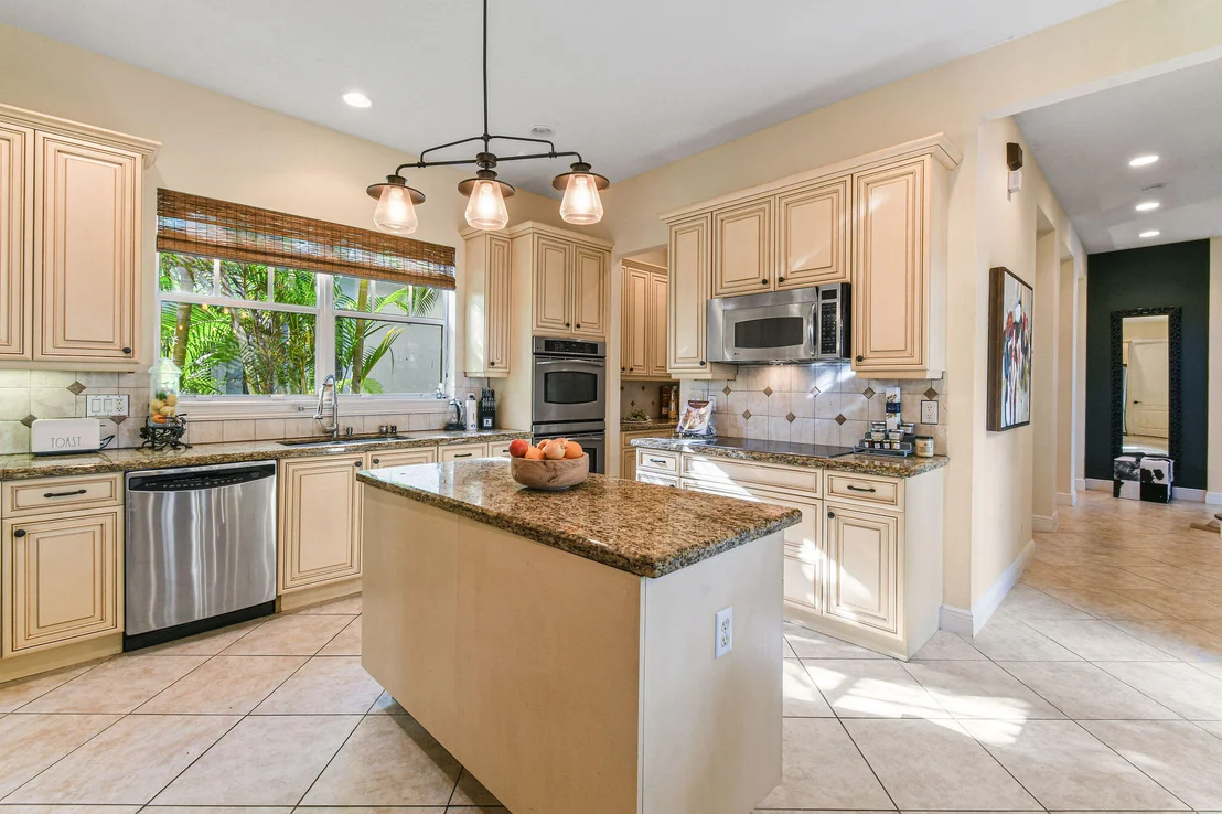 Photo of 256 W Bay Cedar Circle