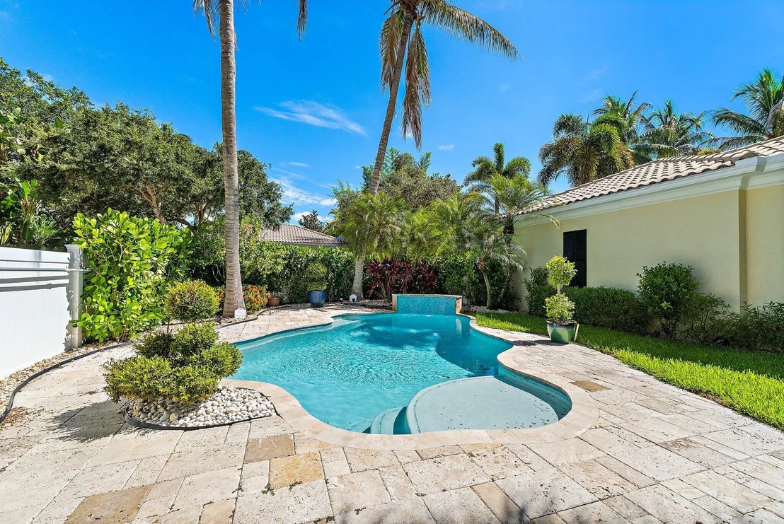 Photo of 153 Savona Drive