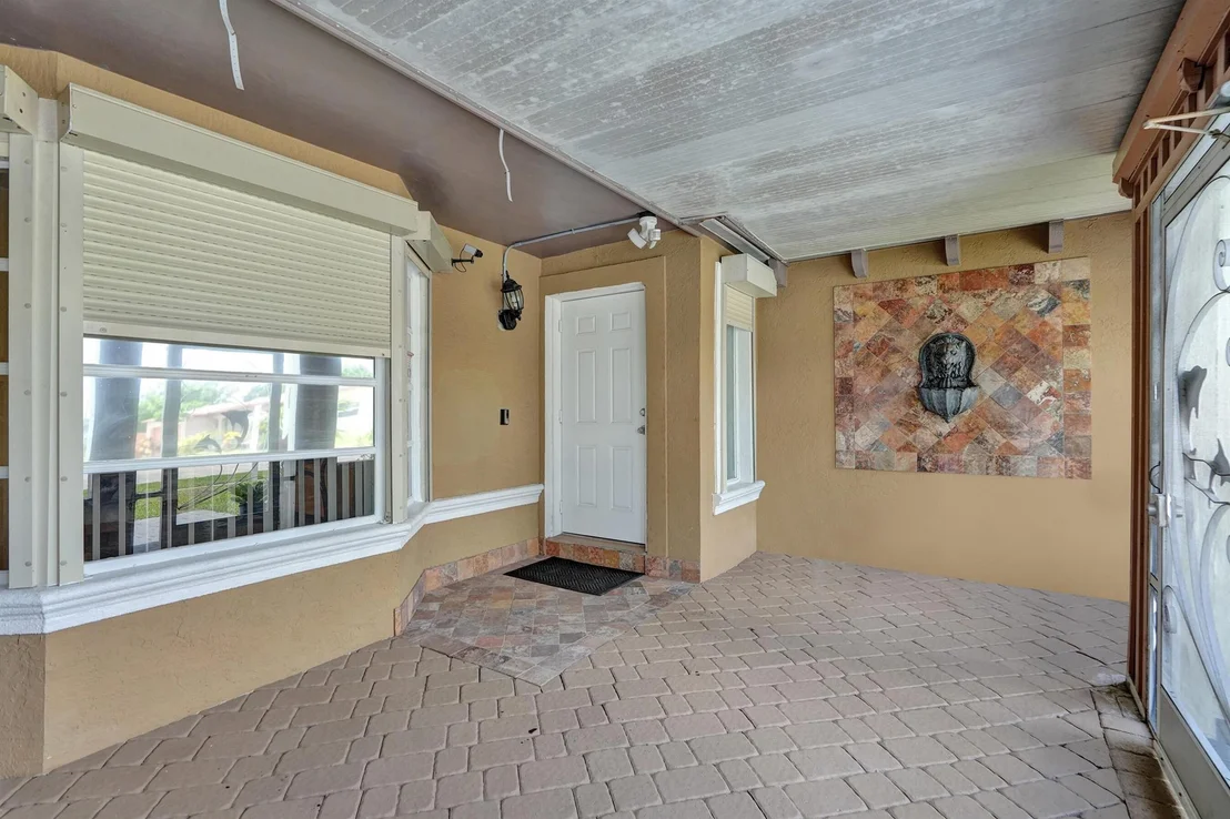 Photo of 802 NW 69th Terrace