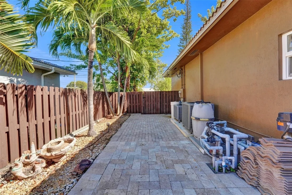 Photo of 49 SE 6th Street