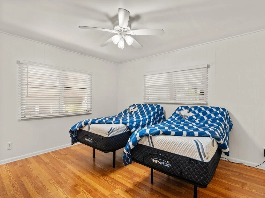 Photo of 300 NE Opal Drive