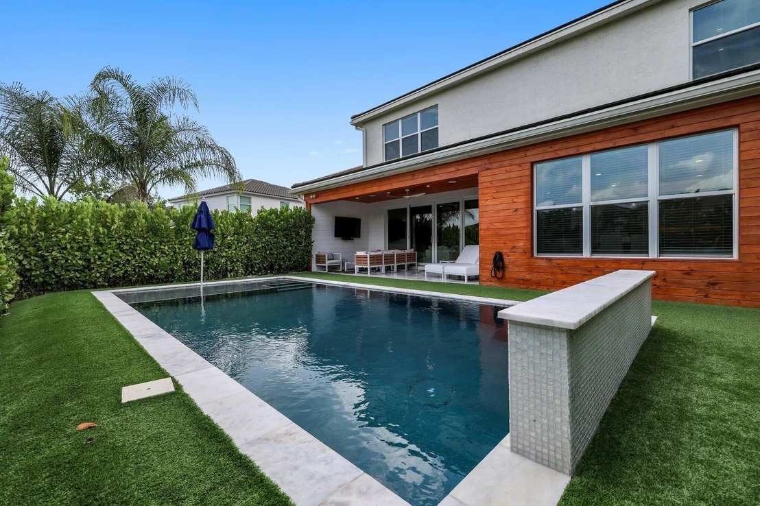 Photo of 15356 Blue River Road