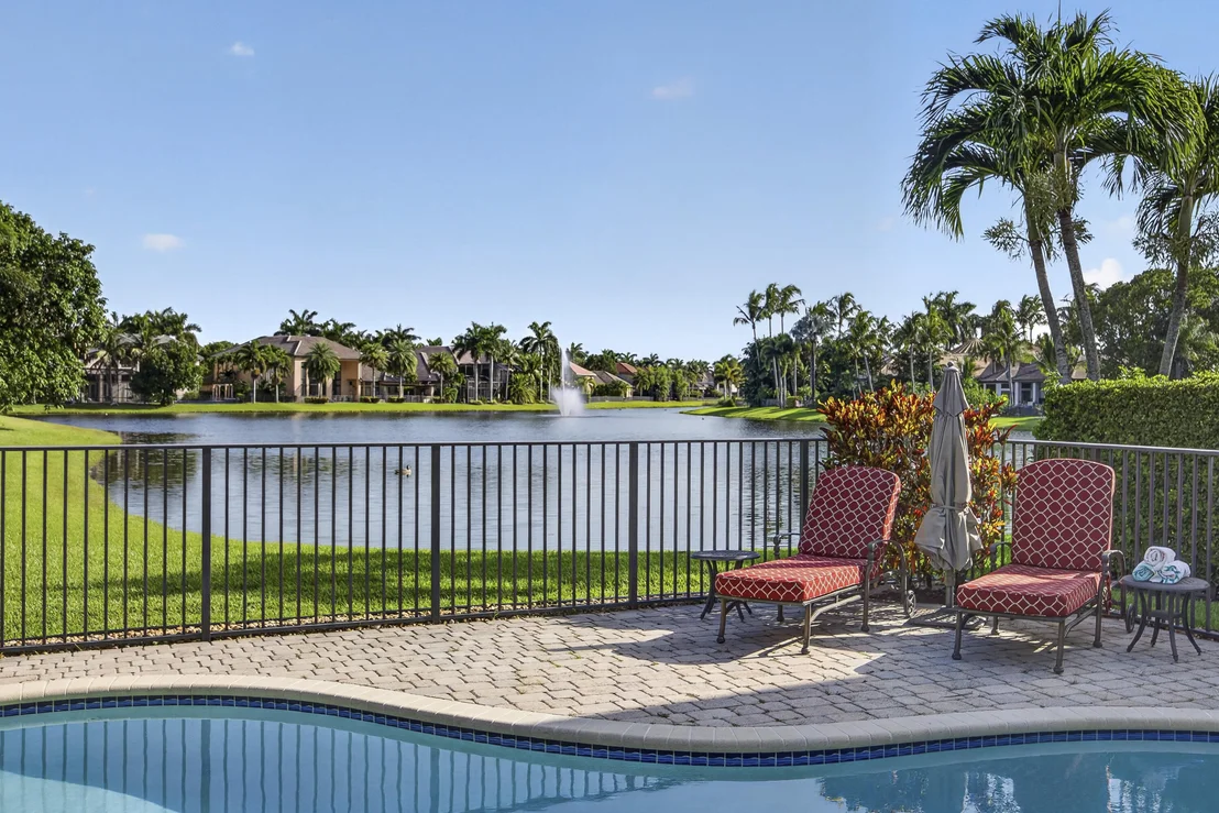 Photo of 10715 Versailles Boulevard