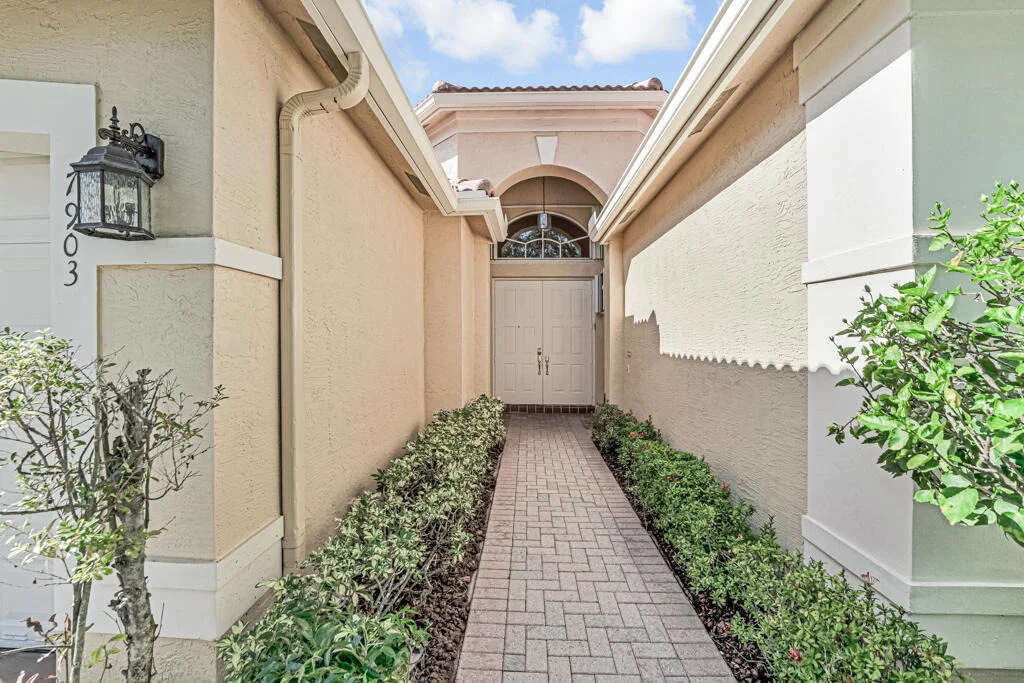 Photo of 7903 Ferndale Bend Drive