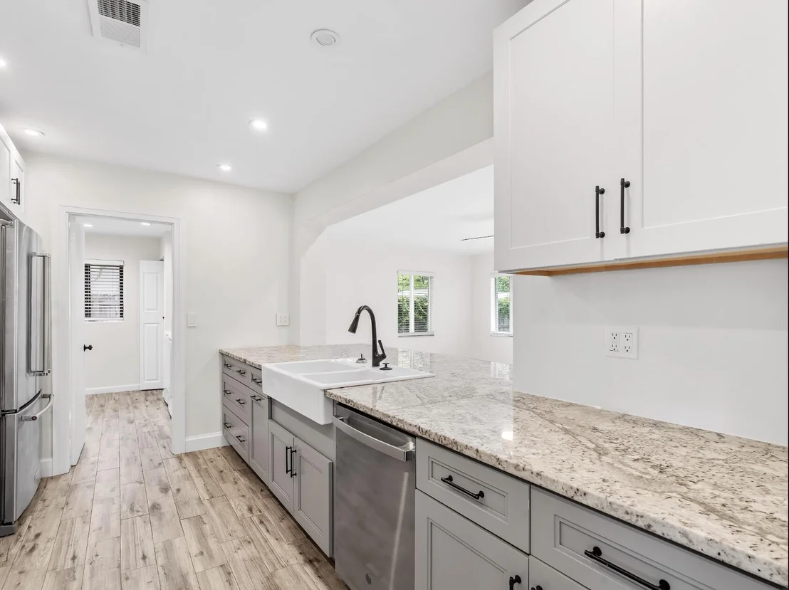 Photo of 909 SE 14th Drive