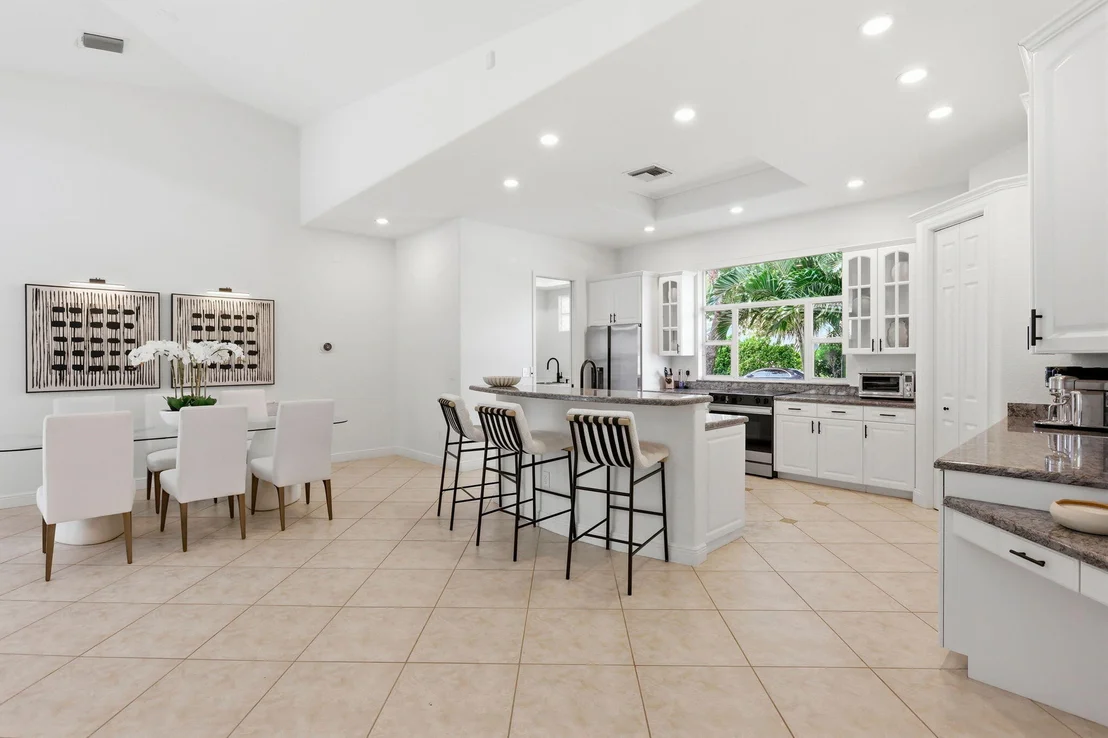 Photo of 950 Greensward Lane
