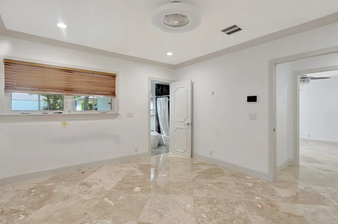 Photo of 930 N Parkside Cir Circle N