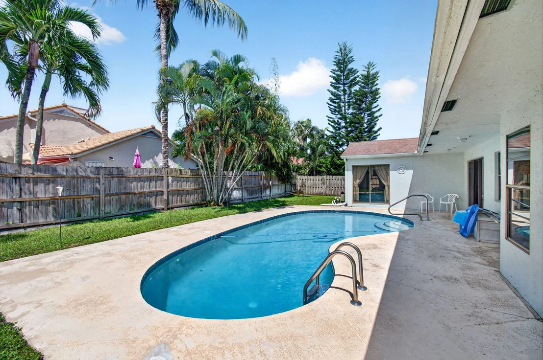 Photo of 39 CEDAR Circle
