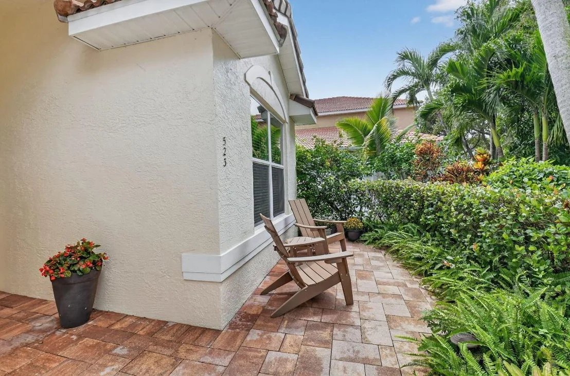 Photo of 523 Canoe Point