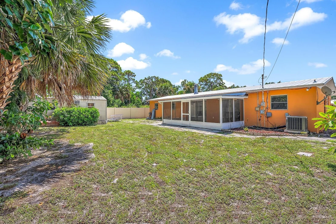 Photo of 1017 SE 16th Court