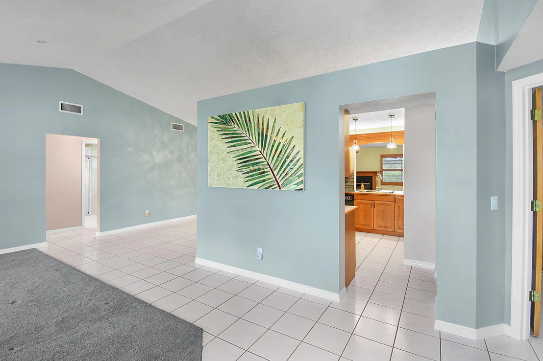 Photo of 895 SE Waterside Way
