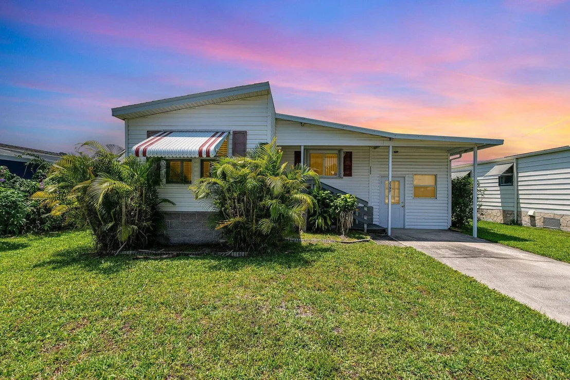 Photo of 2390 Coconut Palm Drive