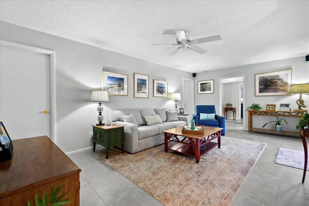 Photo of 901 Alamanda Drive