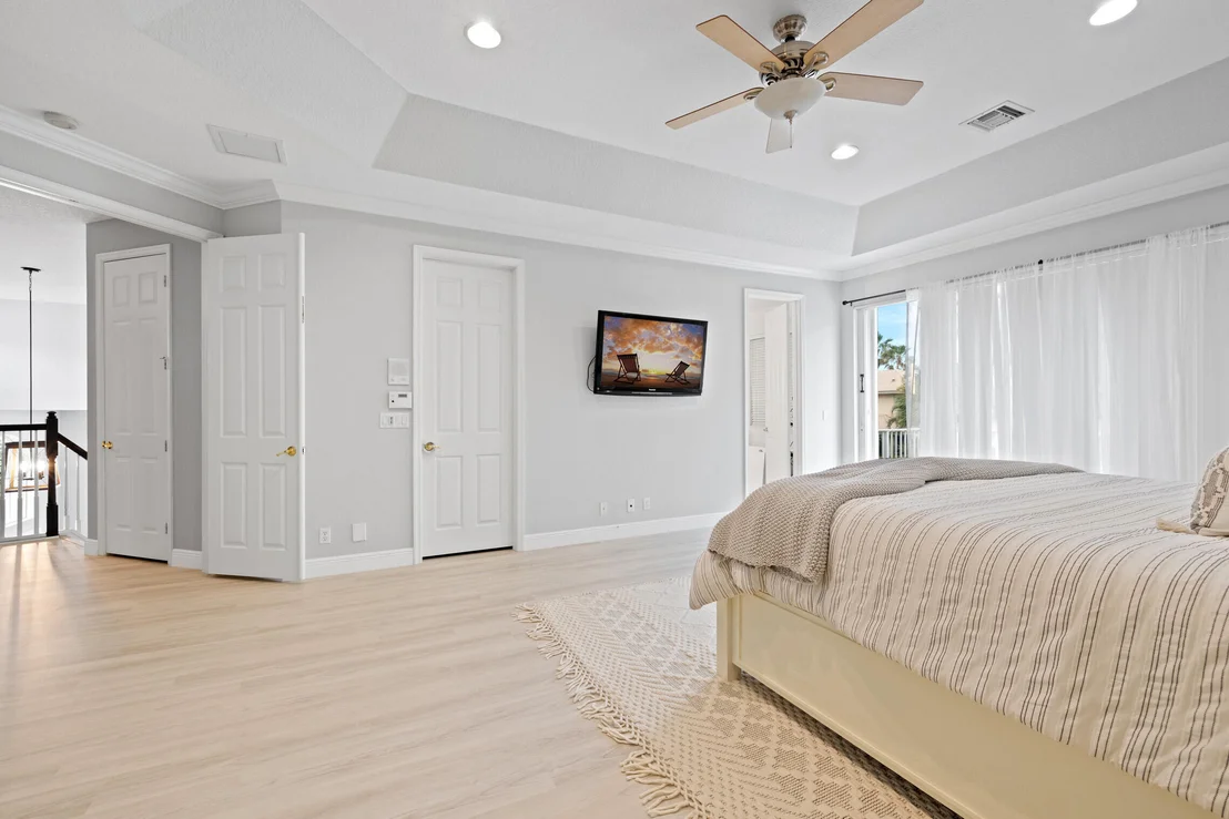 Photo of 4390 Mariners Cove Drive