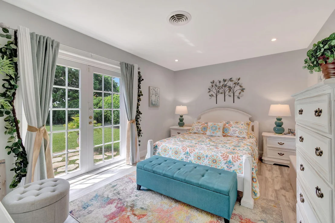 Photo of 302 Venice Drive