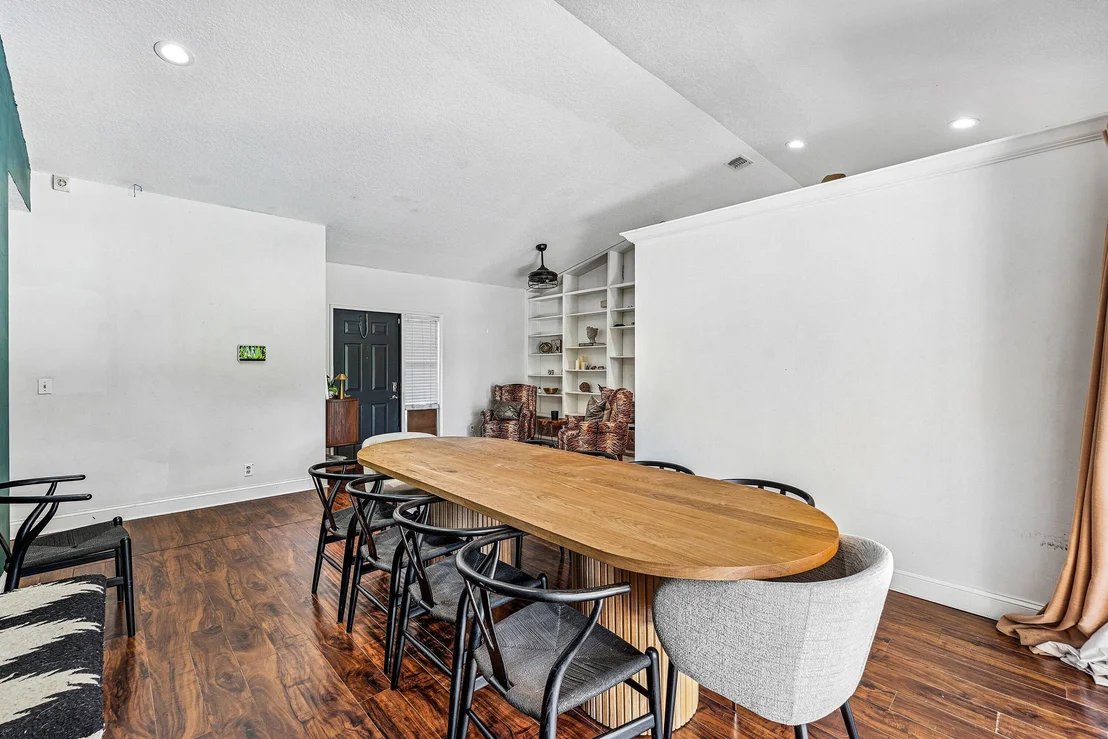 Photo of 838 NW 9th Way