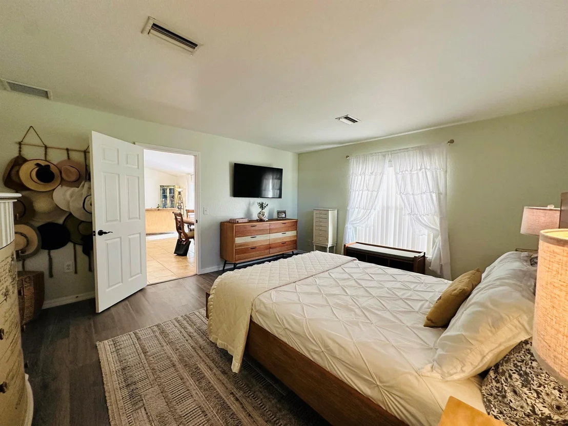Photo of 15025 SW 24th Circle