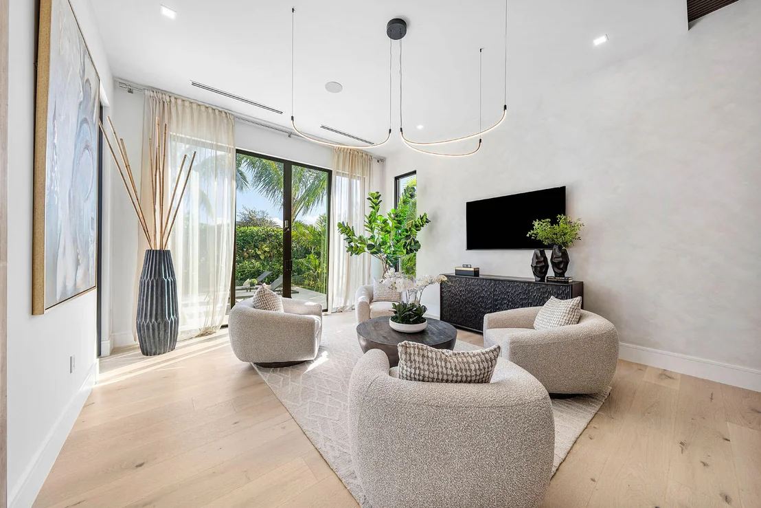 Photo of 2240 Date Palm Road