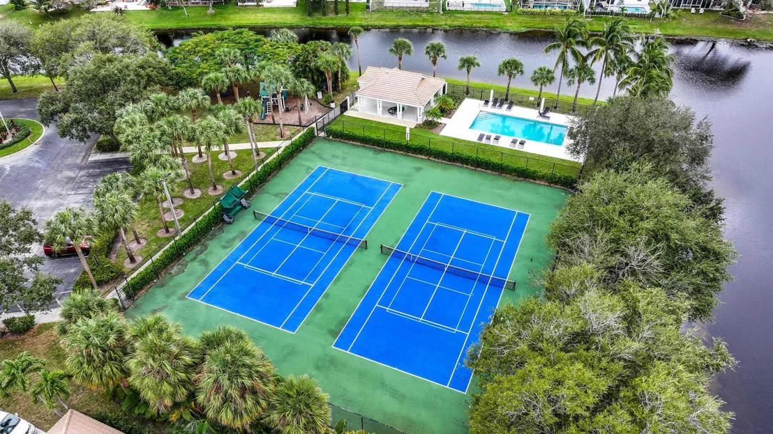 Photo of 560 Anchor Point