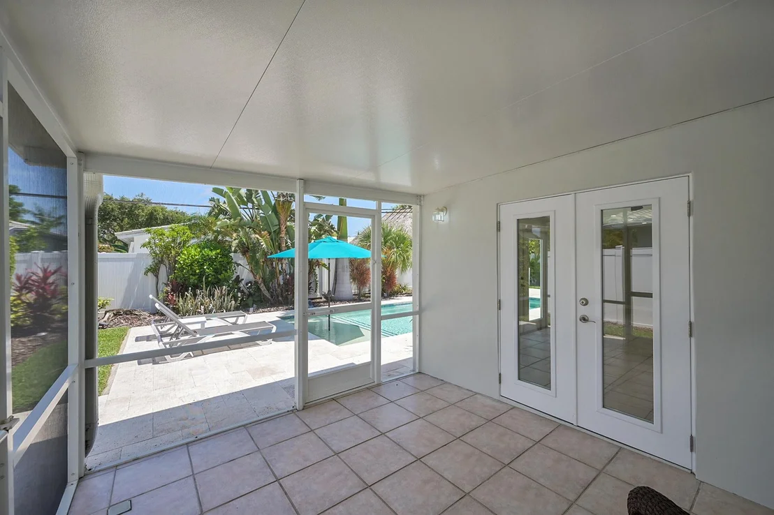 Photo of 2585 SE 6th Street