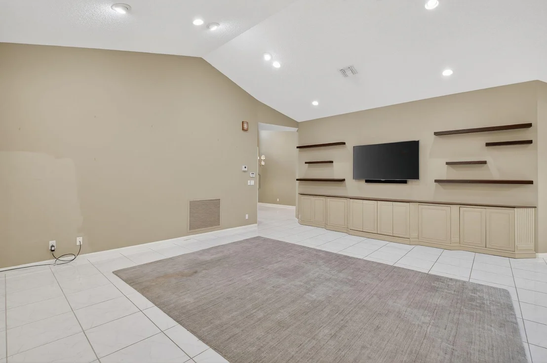 Photo of 7686 La Corniche Circle
